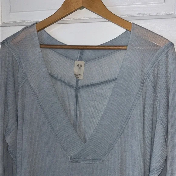 WE THE FREE OCEANVIEW PLUNGING V NECK RIBBED LONG SLEEVE THERMAL - Picture 3 of 7